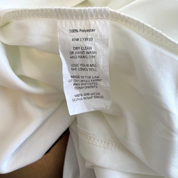 Show Me Your Mumu White Sophia Wrap Dress Size Medium New - Picture 15 of 16